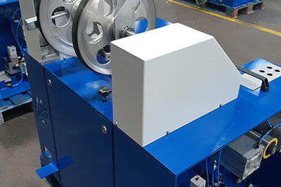 Strojevi i dijelovi strojeva po mjeri s kompletnom montažom